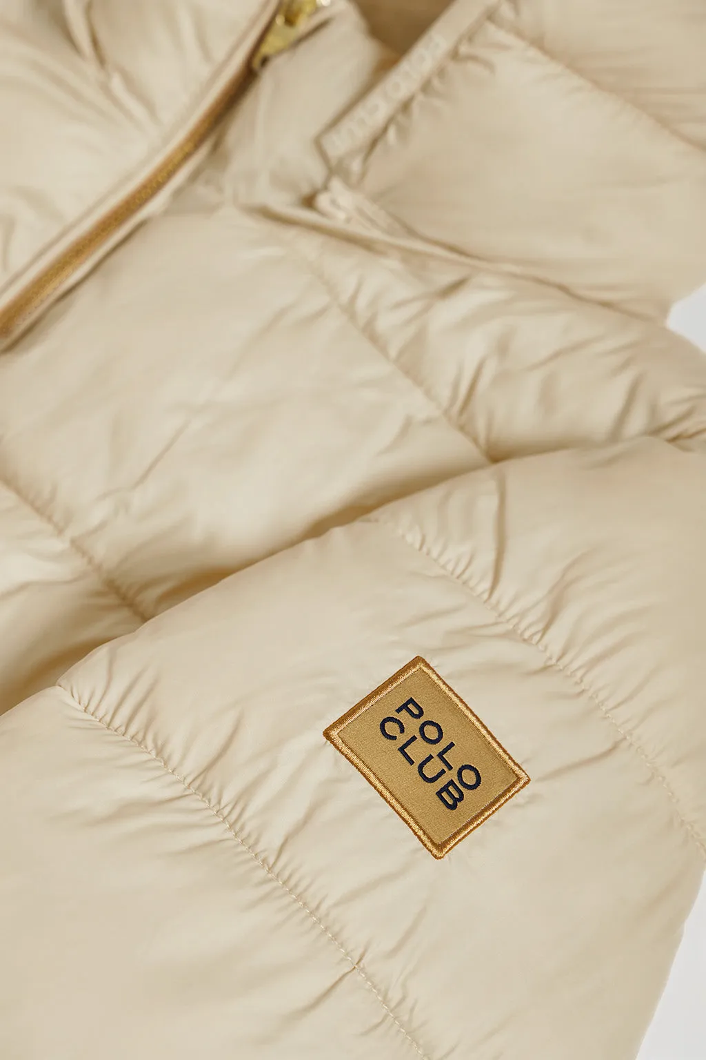 Abrigo Corinne beige ultralight con capucha y logotipo Polo Club