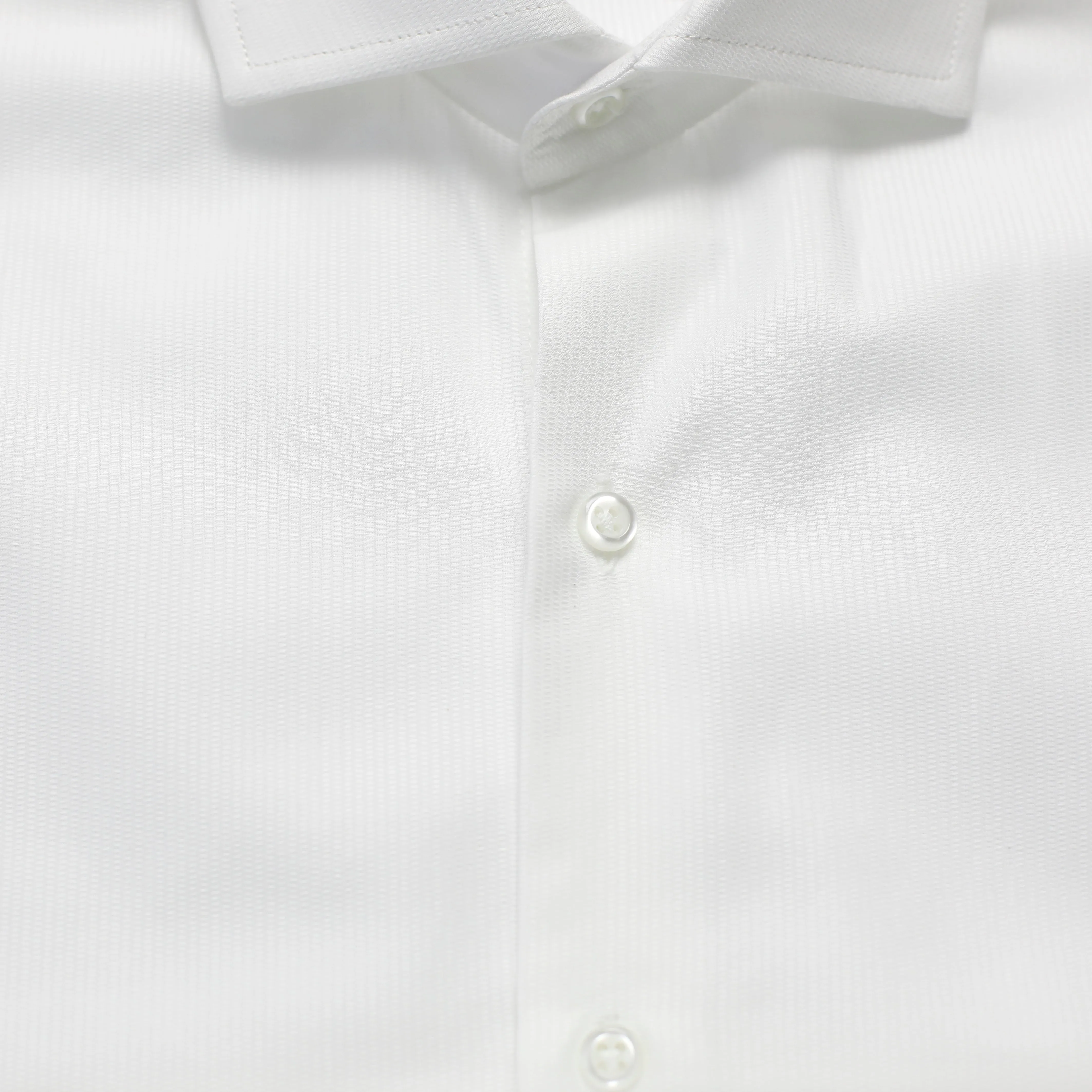 CAMISA PUNTEADA BLANCA