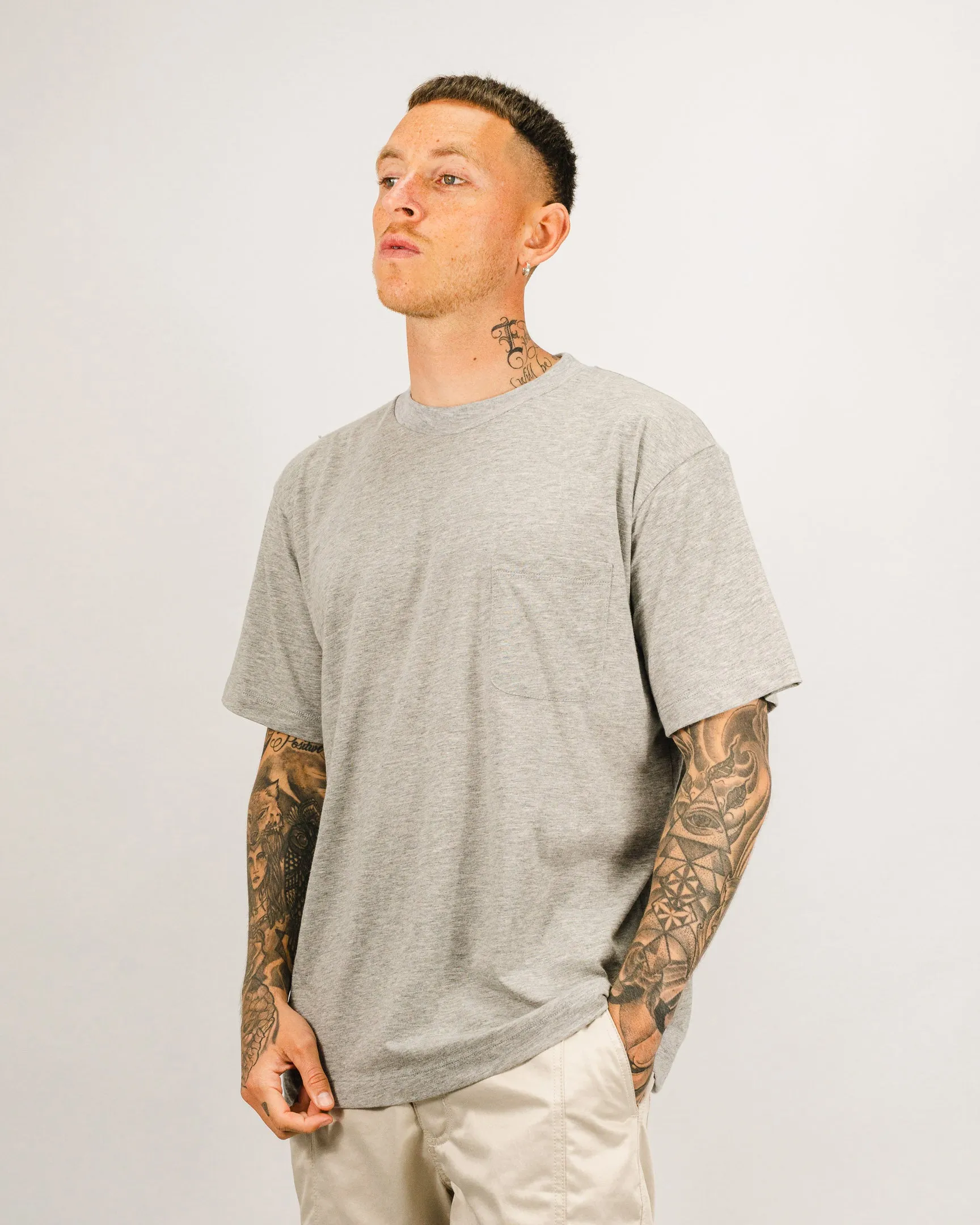 High Neck Pocket Tee - Gris