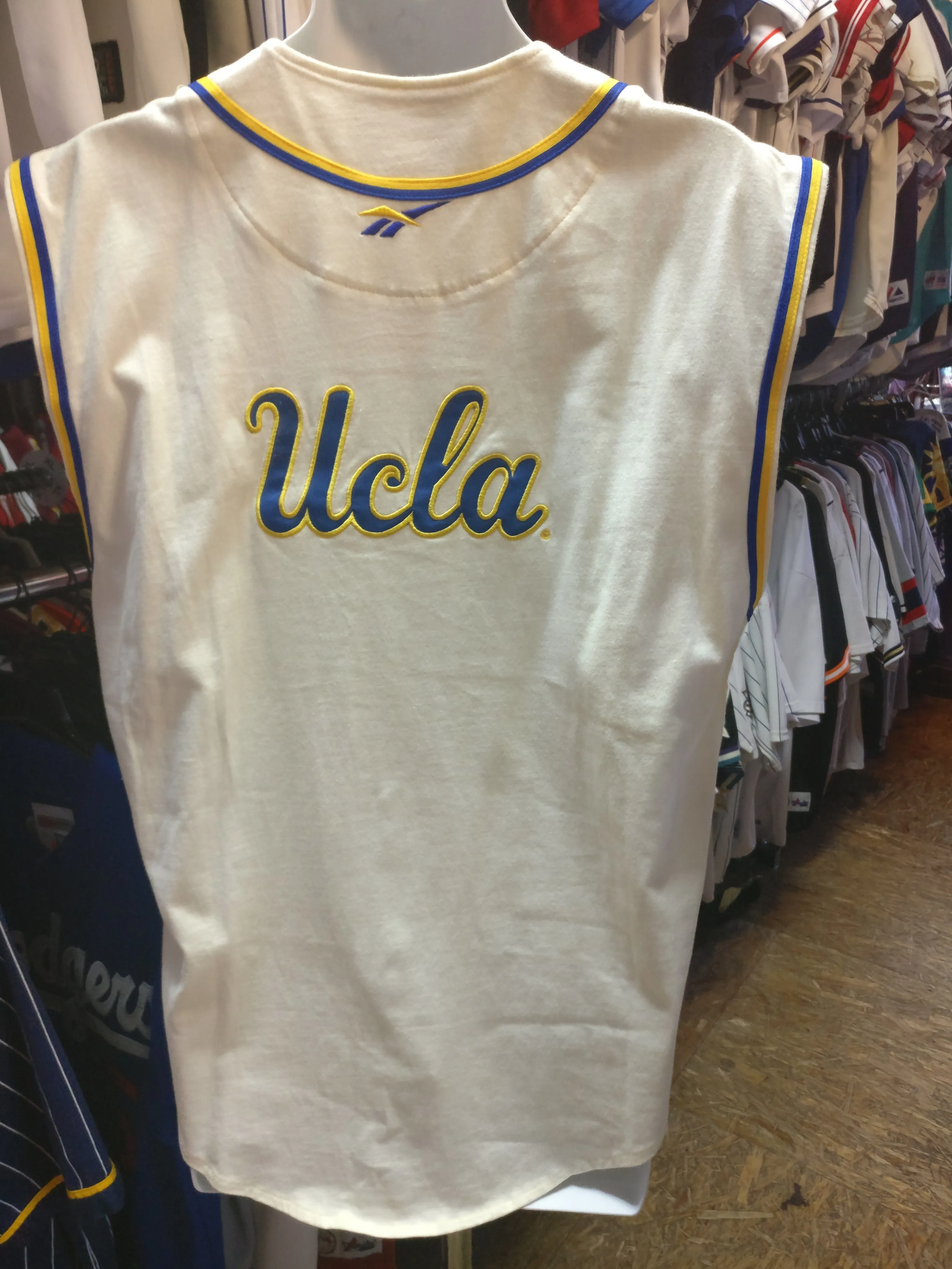 Vintage UCLA BRUINS NCAA Back Patch Reebok Jersey M